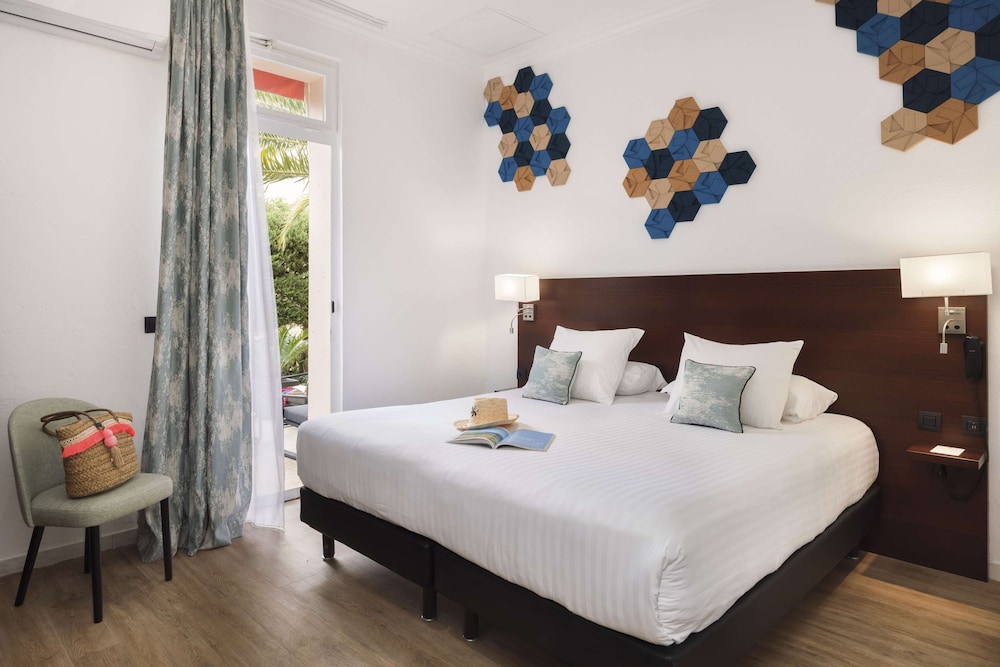 Superior Room, 1 Double Bed, Non Smoking, Sea View - Photo 1