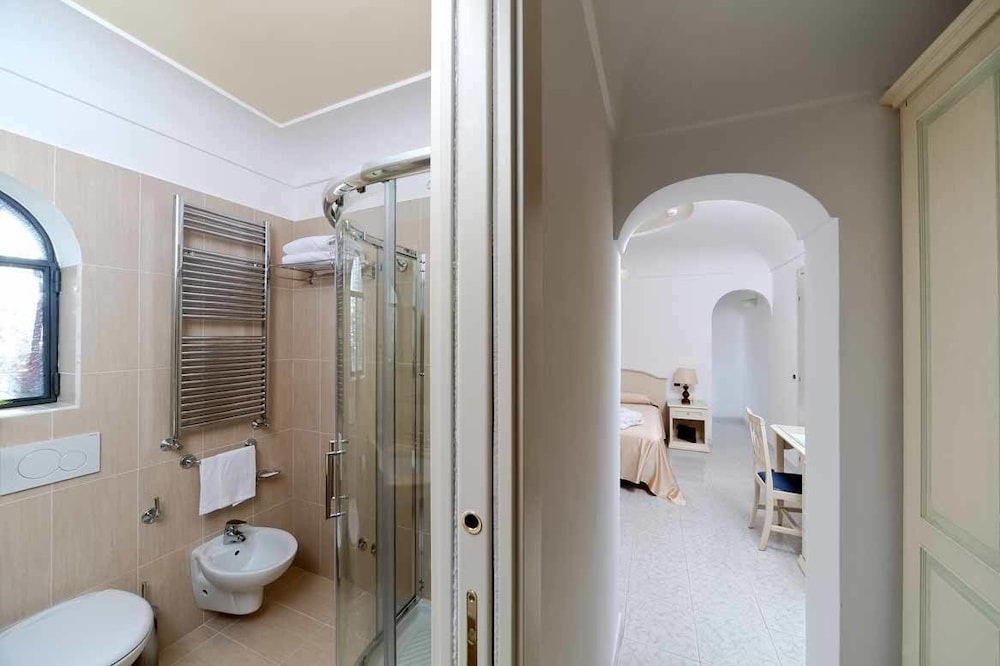 Classic Double Room - Photo 8