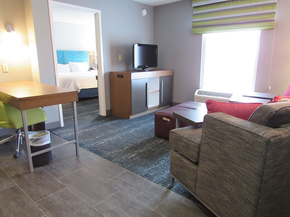 Suite, 1 King Bed, Accessible, Non Smoking