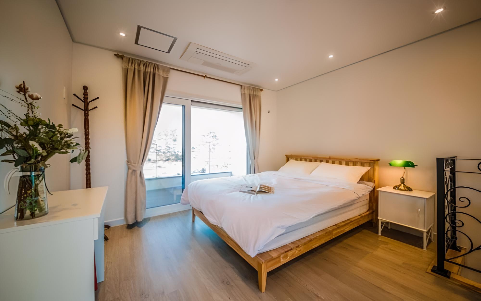 Room (Duplex 105 (MIN 2 Night)) photo 2