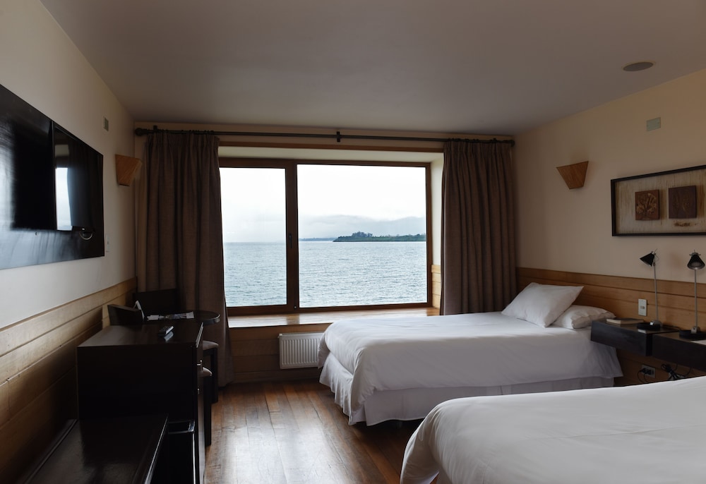 Superior Double Room, 2 Twin Beds, Lake View - Photo 2
