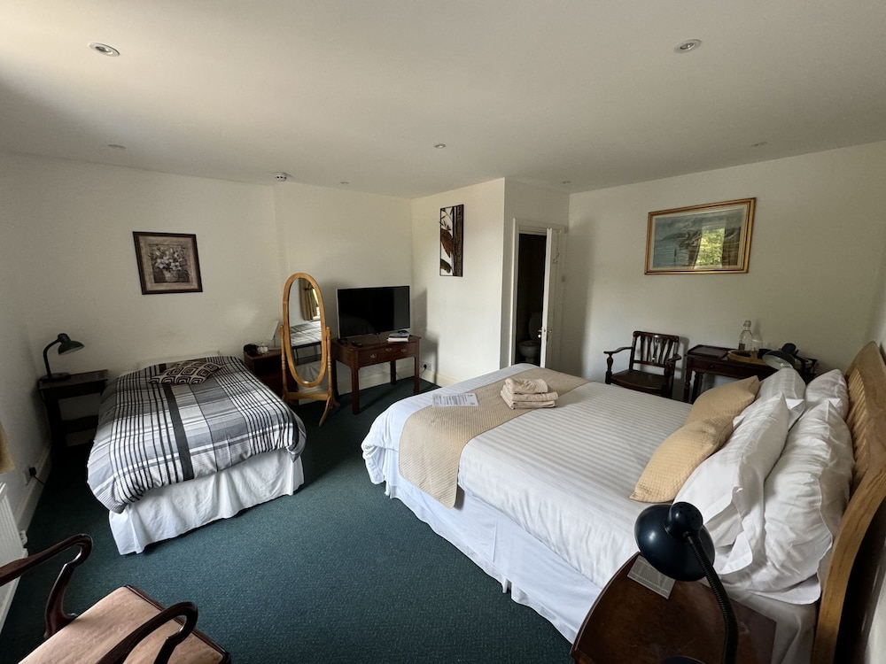 Double or Twin Room, Ensuite, Garden View photo 3
