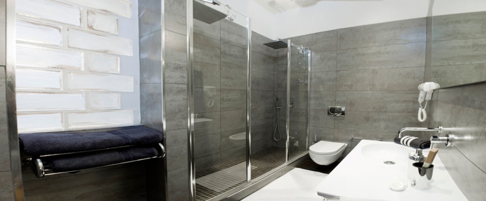 Triple Room, 1 Double Bed with Sofa bed photo 2