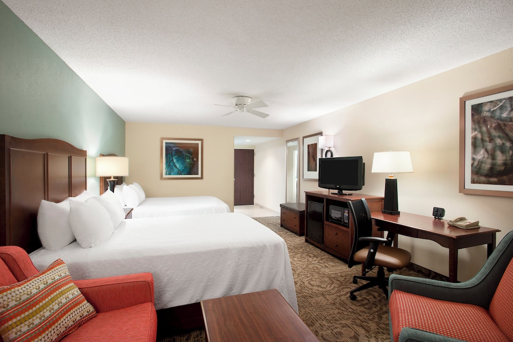 Standard, Two Queen and One Sofa Bed, Partial Ocean View - Photo 2