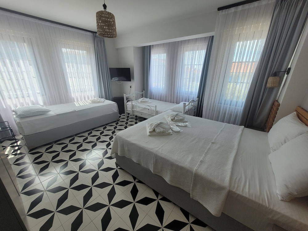 Economy Quadruple Room photo 1