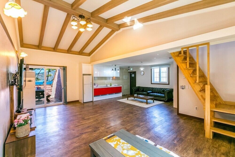 Room (Beach-dong 301) - Photo 1