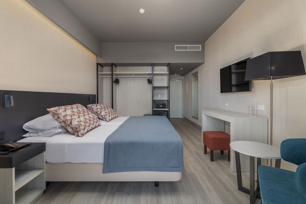 Single Room, Garden View