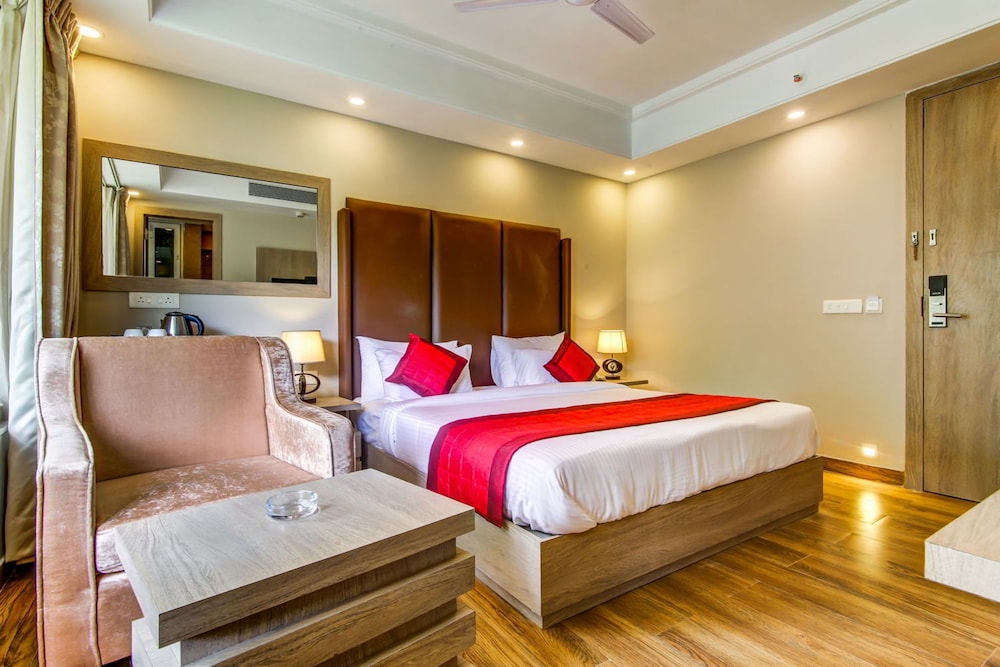 Deluxe Room - Photo 5