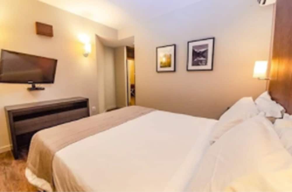 Superior Room, Multiple Beds, City View - Photo 2