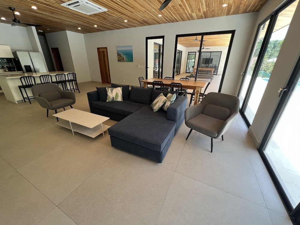 Villa 1: 3 bedrooms photo 1