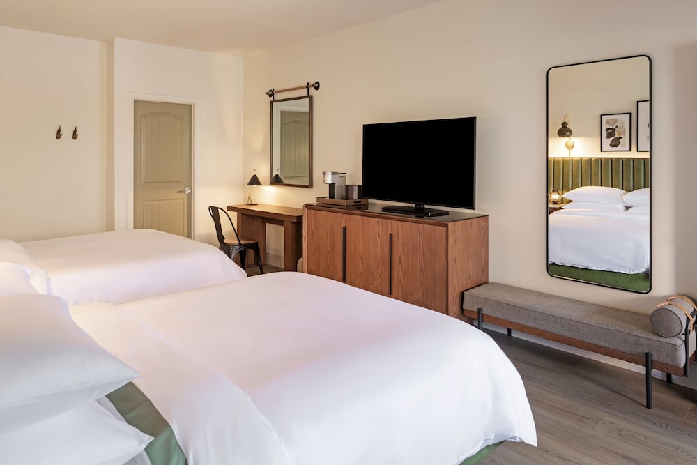 Standard Room, 2 Queen Beds (Hearing Accessible) photo 2