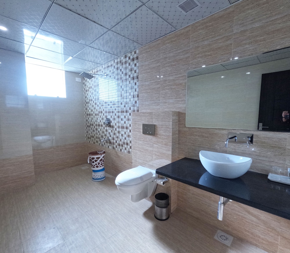 Deluxe Twin Room - Photo 4
