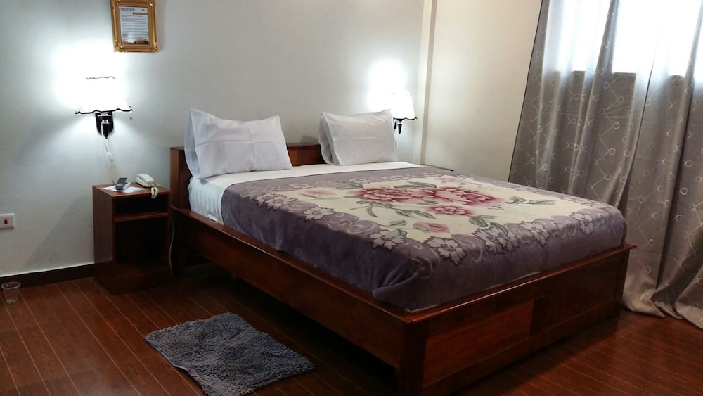 Standard Queen Room photo 2