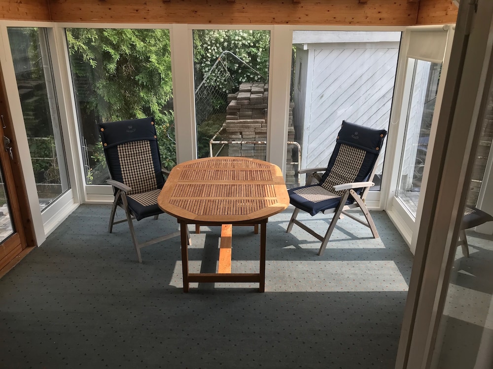 City Apartment, 2 Double Beds, Garden View, Garden Area photo 2