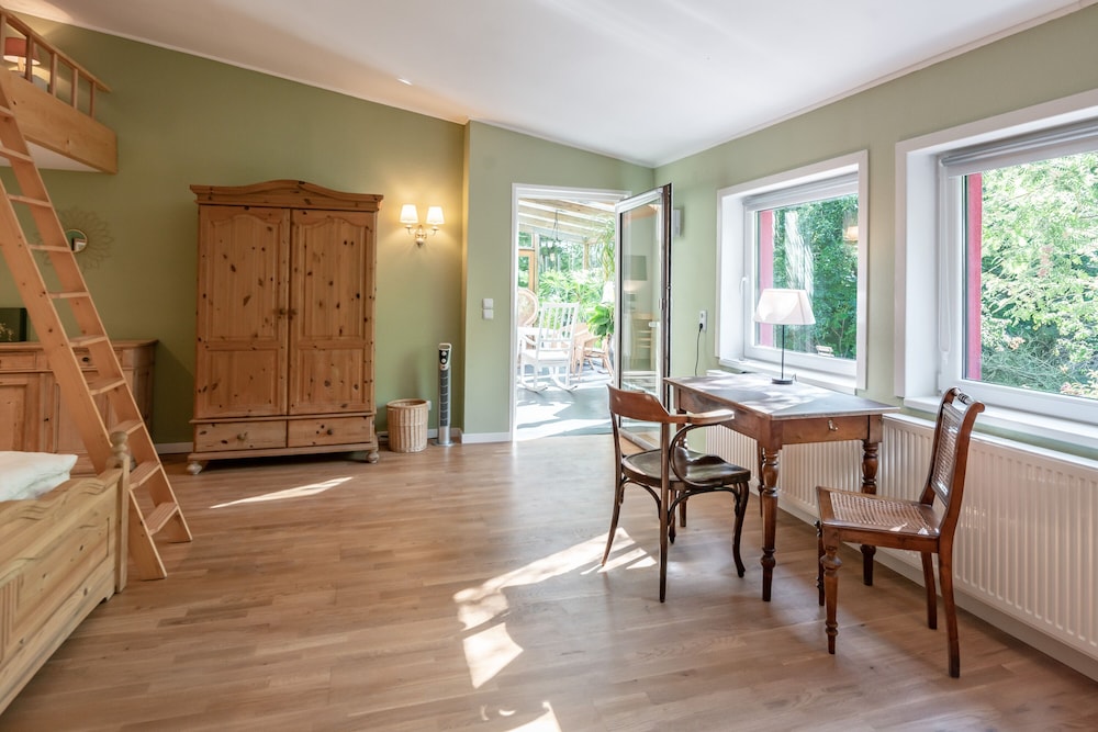 Family Condo, Multiple Beds, Non Smoking, Garden View photo 3