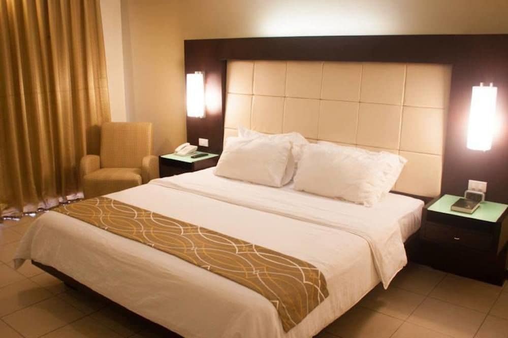 Deluxe Room, 1 King Bed - Photo 11