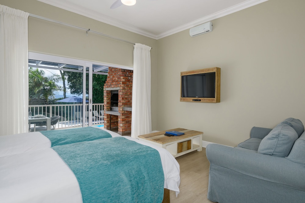 Studio Apartment with Patio photo 1