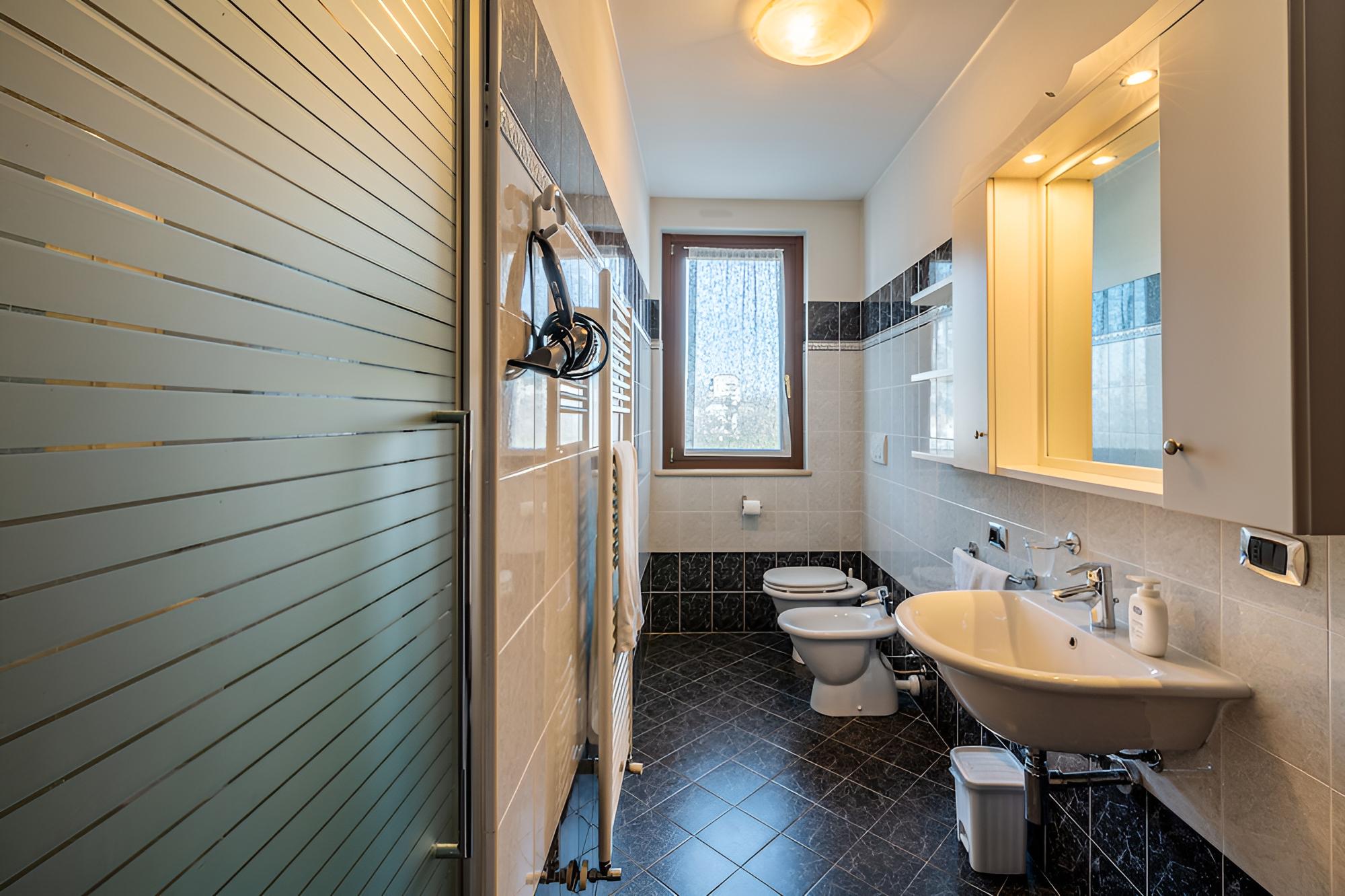 Standard Apartment, 2 Bedrooms, 2 Bathrooms, Tower (2-5 persone)