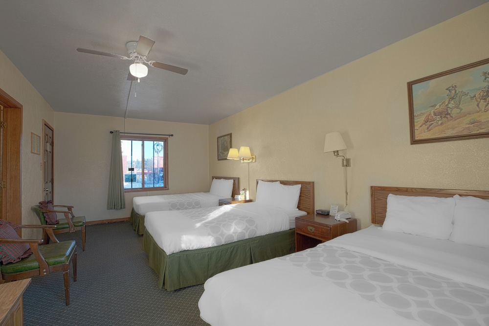 Room, Multiple Beds - Photo 6