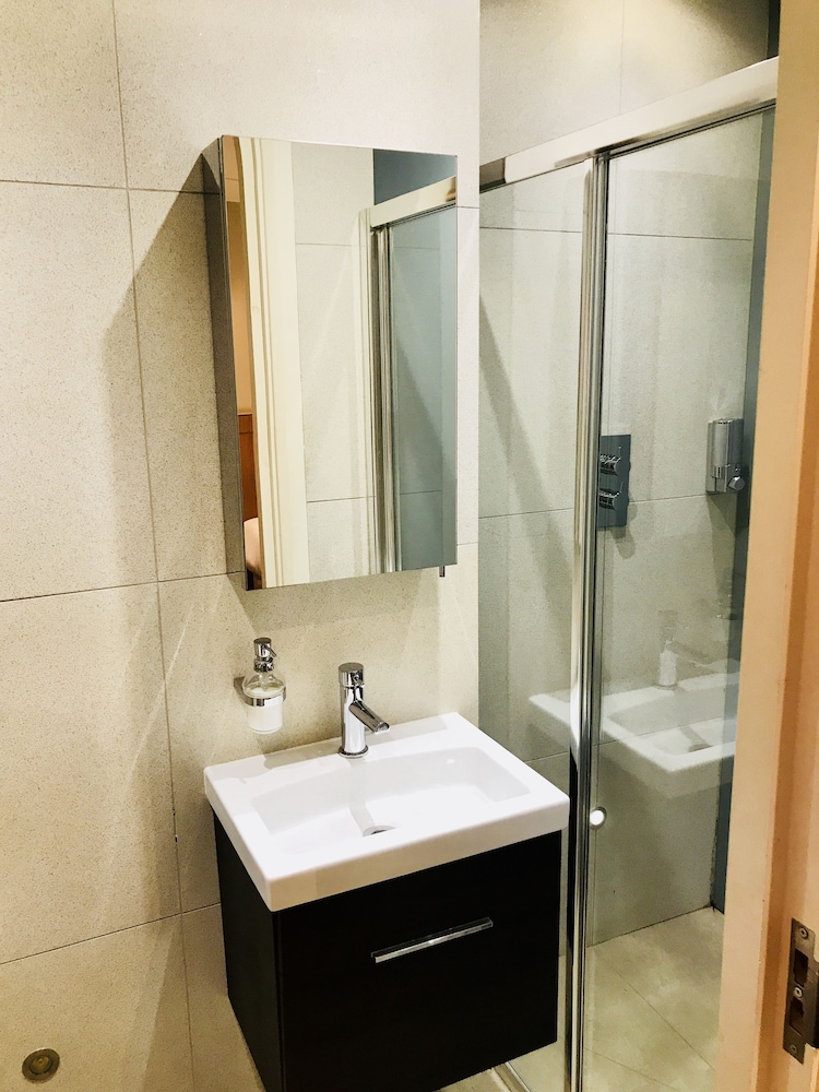 Luxury Chalet, Private Bathroom