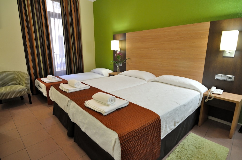 Family Triple Room photo 2