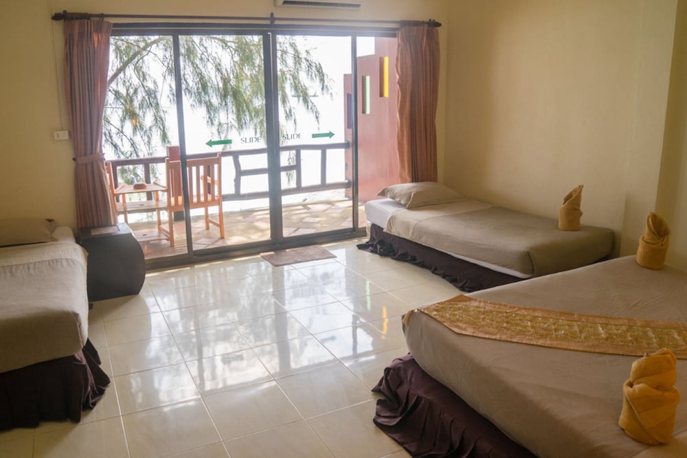 Deluxe Room With Sea View photo 2