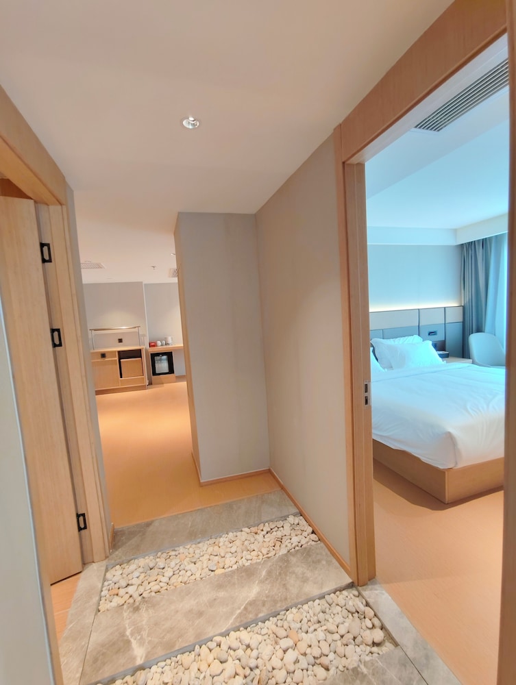 Luxury Suite, Balcony, City View photo 2
