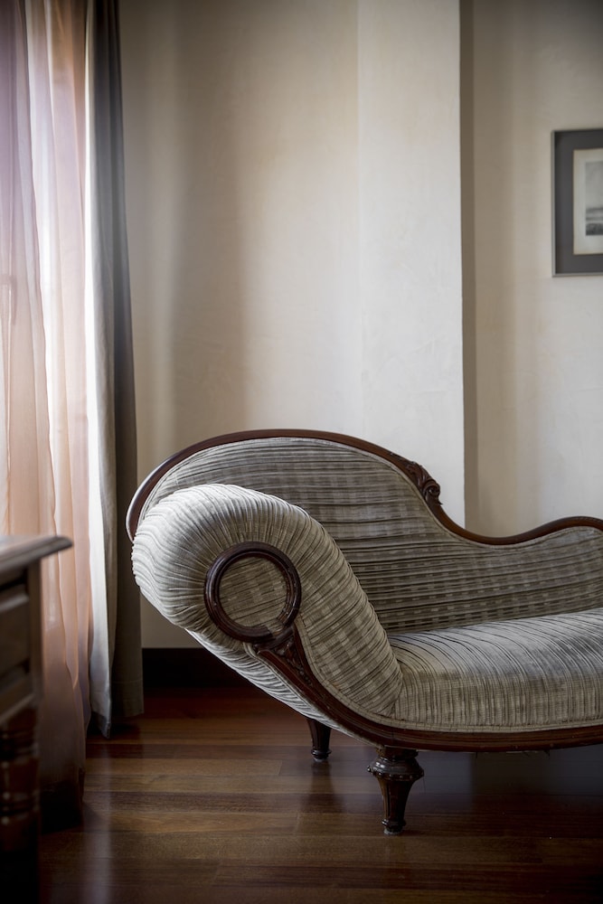 Suite, Terrace, City View - Photo 4
