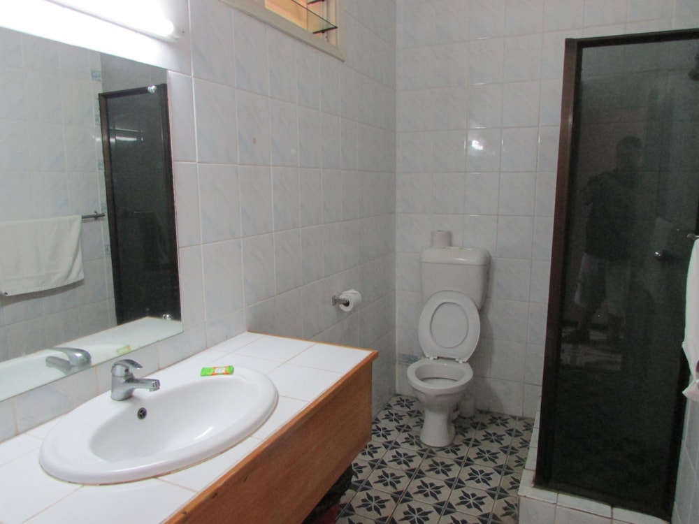 Air-Condition Poolside Suite photo 3