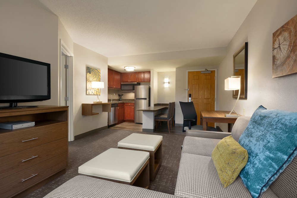 Suite, 1 Bedroom, Kitchen - Photo 1