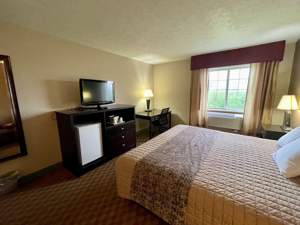 Standard Room, 1 King Bed, Non Smoking photo 2