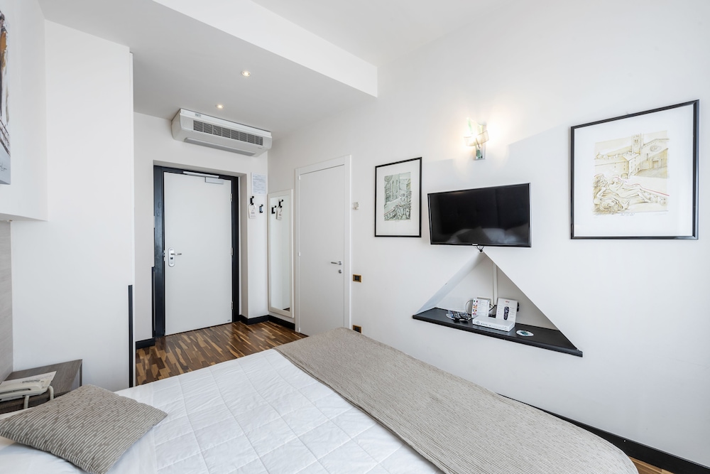 Standard Double Room - Photo 4