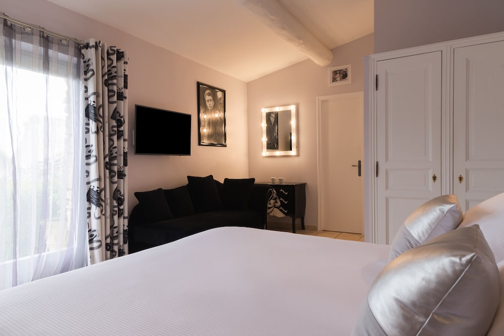 Double Room, 1 Queen Bed, City View photo 1