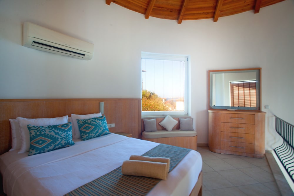 Waterfront Suites with Mini Private Pool photo 3