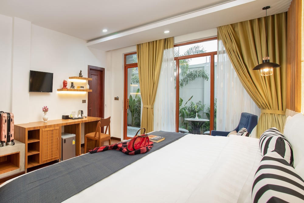 Junior King Suite photo 2