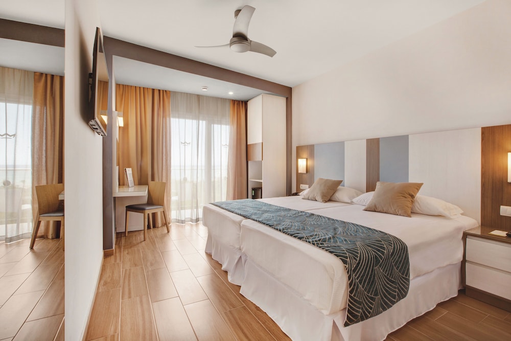 Double Room, Balcony, Sea View - Photo 1