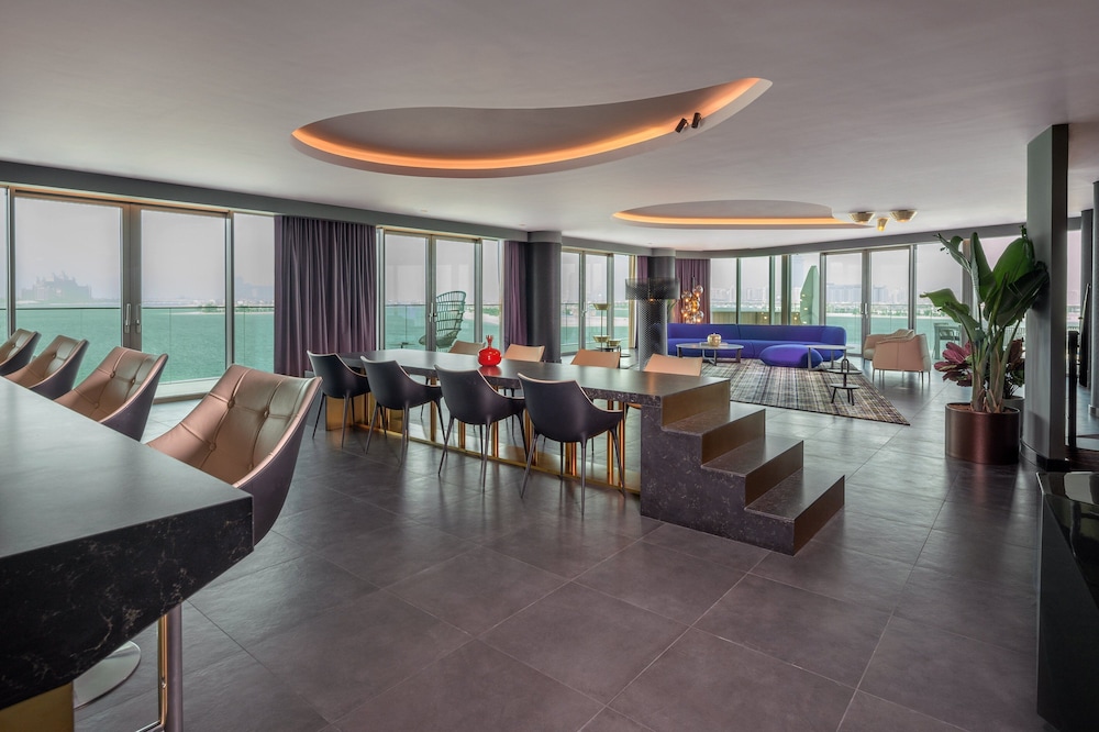 WOW Suite, 1 Bedroom Suite, 1 King, Skyline View, Terrace thumbnail 5