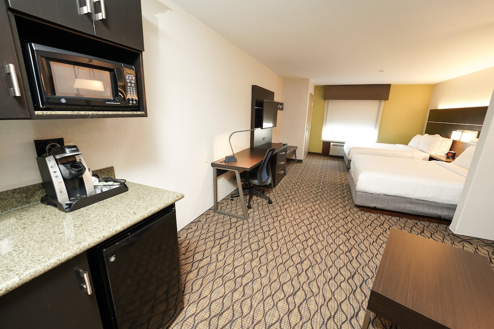 Suite, 2 Queen Beds