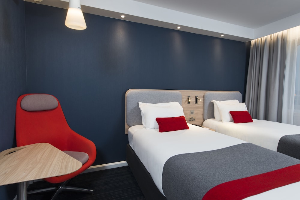 Standard Room, 2 Twin Beds (with Free Hot Breakfast)