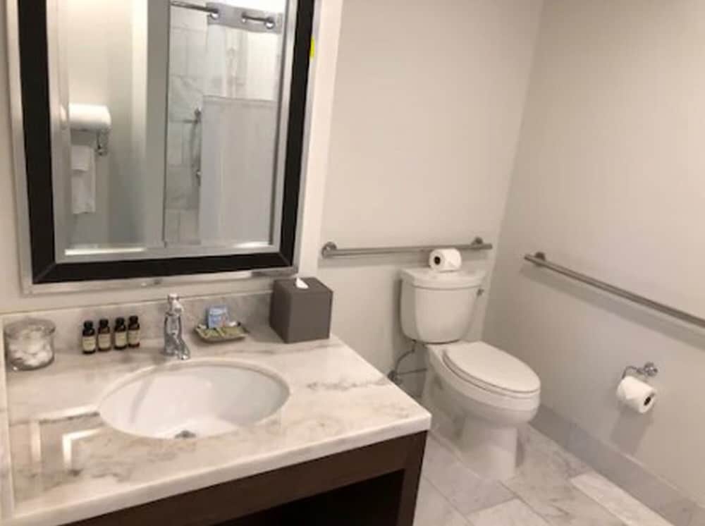 Room, 1 Double Bed, Accessible - Photo 7