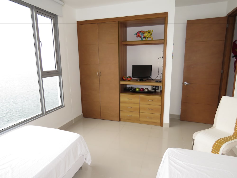 Panoramic Apartment, 2 Bedrooms, Ocean View, Beachfront photo 1