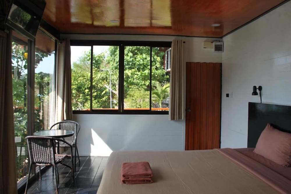 Seafront Deluxe Bungalow, Sweet photo 2