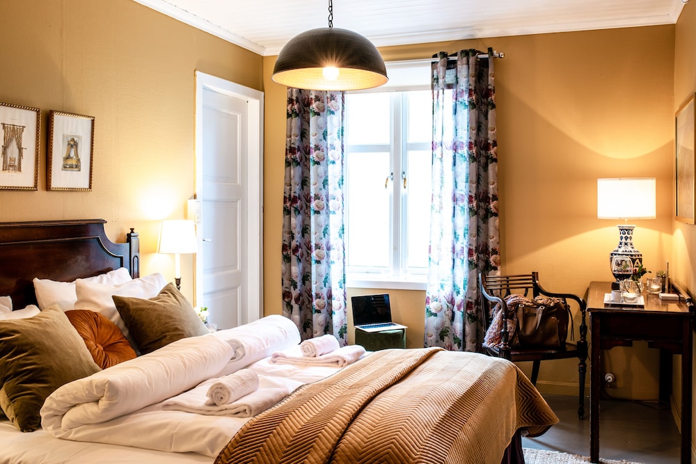 Double Room, 1 Double Bed, Mountain View photo 2