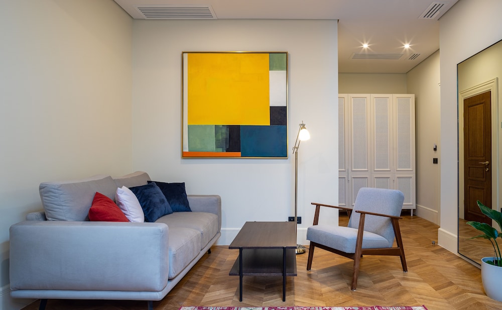 Large Mansard photo 2