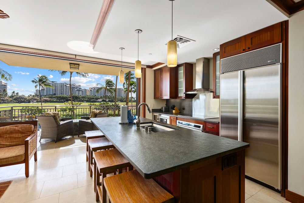 Condo, Multiple Beds, Balcony, Partial Ocean View (Hale Kauwela) photo 2