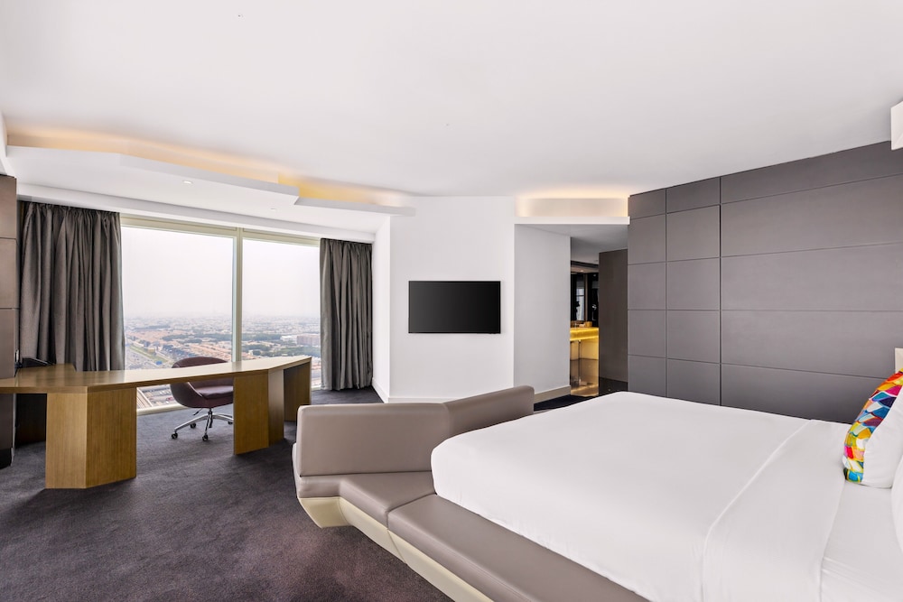 Elite Suite, 1 King Bed (Mega) thumbnail 6