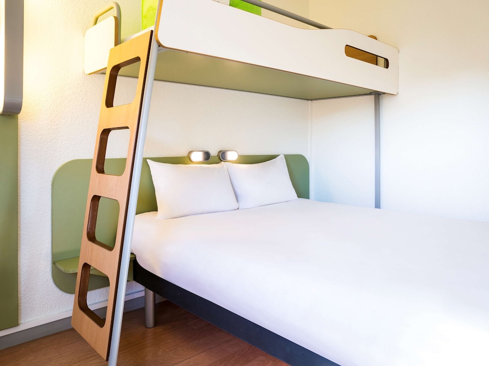 Triple Room, Multiple Beds photo 3