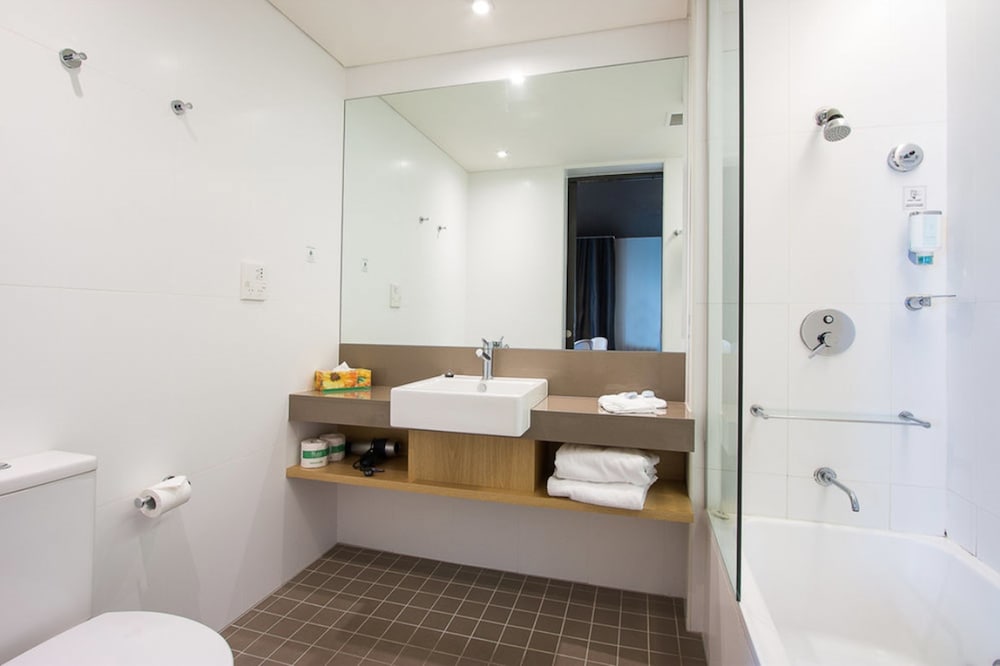 Alpha Suite - Photo 6