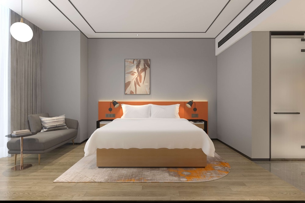 Suite, 1 Bedroom - Photo 1