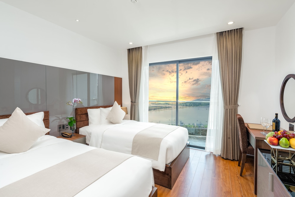 Deluxe Twin Room, Balcony, Bay View